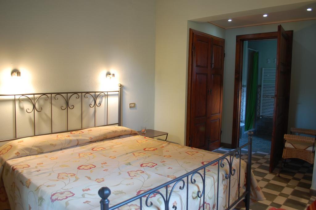 Il Pino Bed & Breakfast Vetulonia Ruang foto