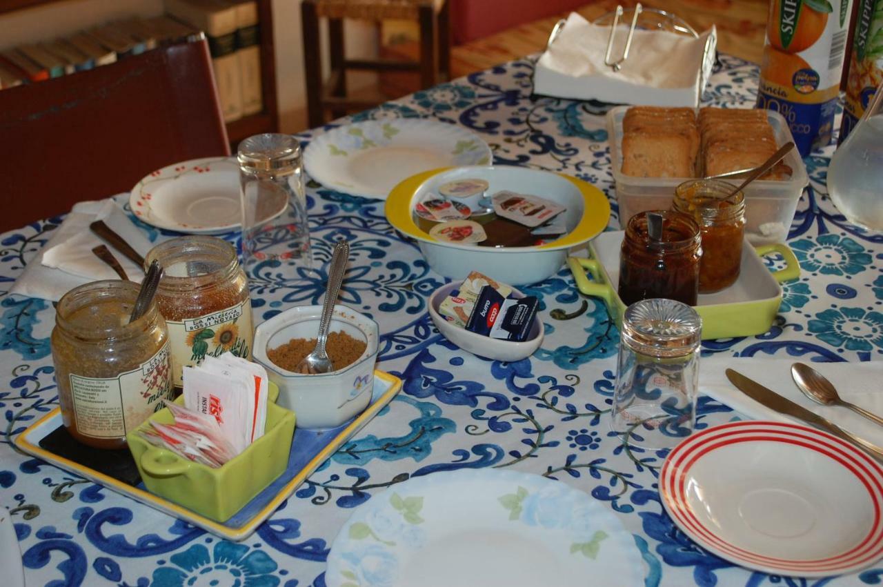 Il Pino Bed & Breakfast Vetulonia Bagian luar foto
